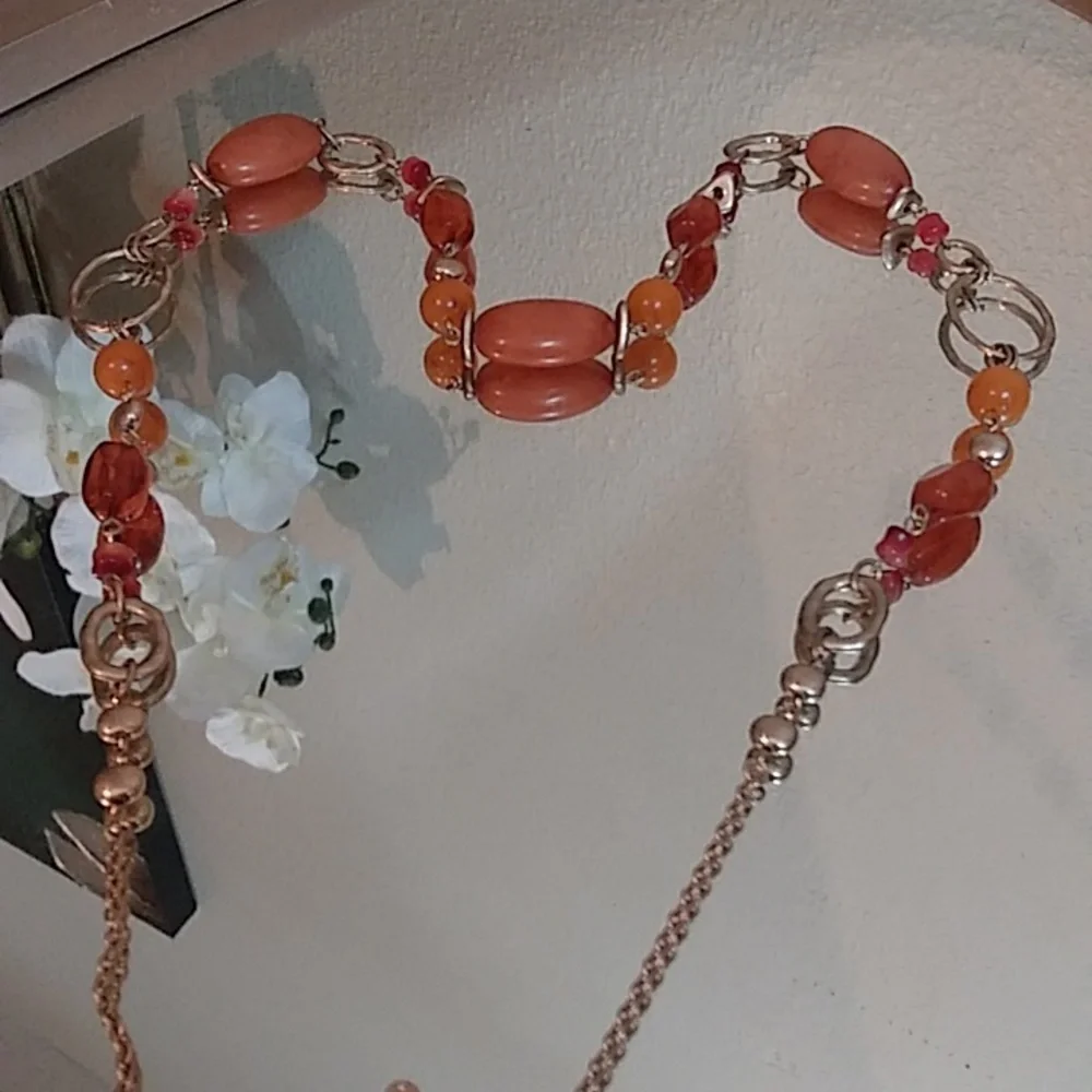 NWT Gold Tone Embellished Stament Beaded  Necklace